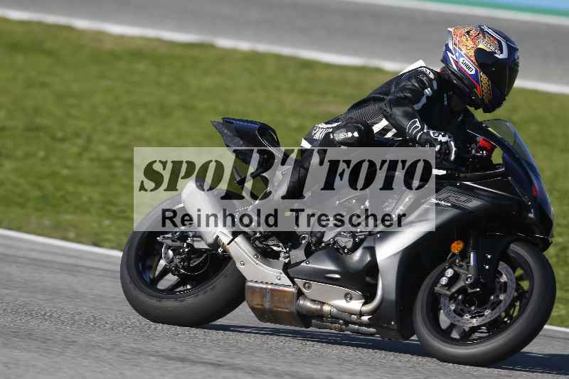 /02 28.-31.01.2025 Moto Center Thun Jerez/gruen-green/63